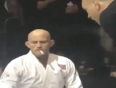 Τουρνουά πολεμικών τεχνών στο οποίο οι αθλητές κάνουν μαριχουάνα πριν τους αγώνες (φωτο-βίντεο)